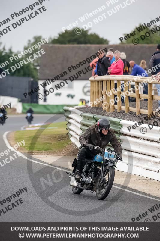 Vintage motorcycle club;eventdigitalimages;mallory park;mallory park trackday photographs;no limits trackdays;peter wileman photography;trackday digital images;trackday photos;vmcc festival 1000 bikes photographs